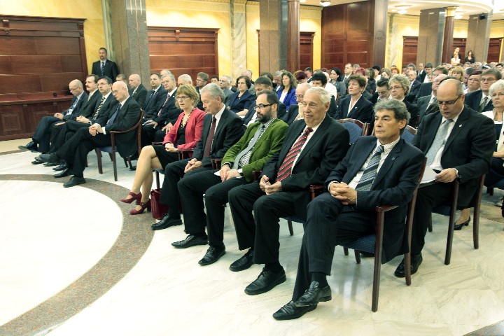 UN20134.jpg